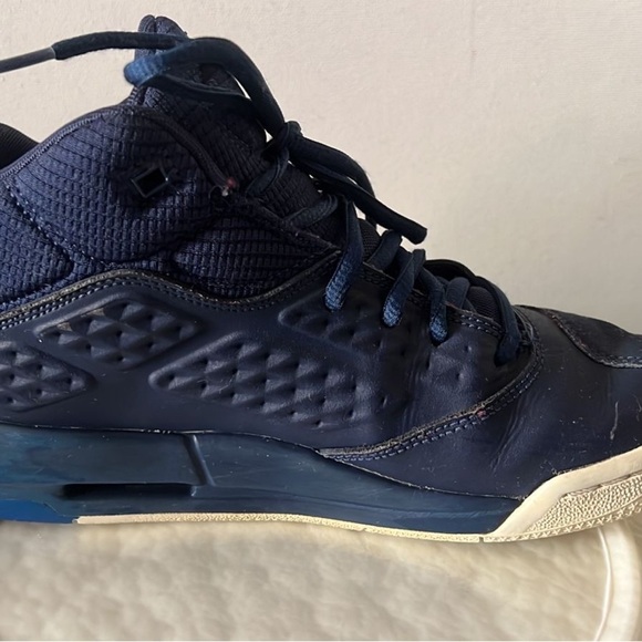 Jordan Blue and White High-Top Sneakers with Textured Design - Picture 4 of 10